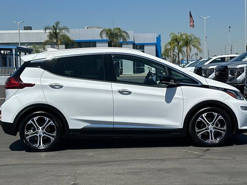 Used 2020 Chevrolet Bolt Premier w/ Infotainment Package FWD image 3