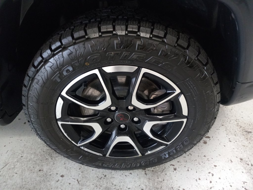 Used 2025 Jeep Compass Trailhawk AWD/4WD image 4