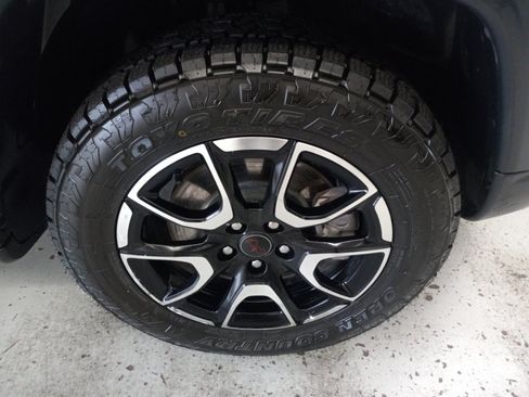 Used 2025 Jeep Compass Trailhawk AWD/4WD image 4