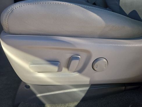 Used 2017 Toyota Sienna XLE image 17