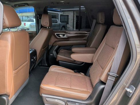 Used 2021 Chevrolet Tahoe High Country w/ Premium Package RWD image 39