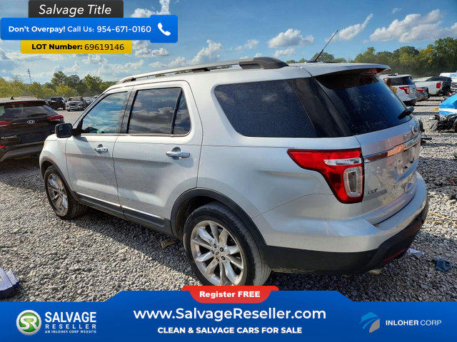 Used 2015 Ford Explorer XLT w/ Equipment Group 202B FWD image 3