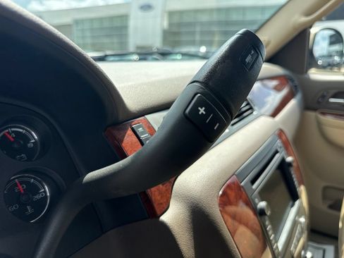 Used 2011 Chevrolet Suburban LT AWD/4WD image 39