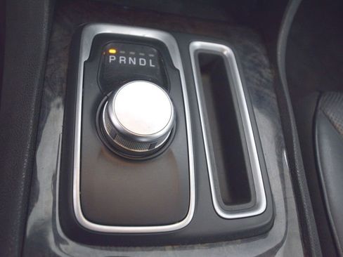 Used 2018 Chrysler 300 Limited image 24