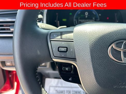Used 2025 Toyota Camry SE FWD image 6
