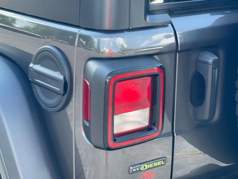 Used 2021 Jeep Wrangler Unlimited Rubicon AWD/4WD image 11