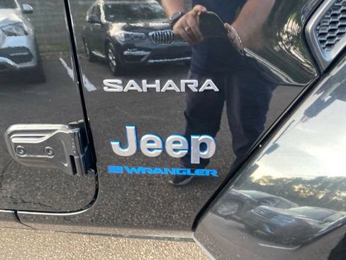 Used 2024 Jeep Wrangler Unlimited Sahara AWD/4WD image 27