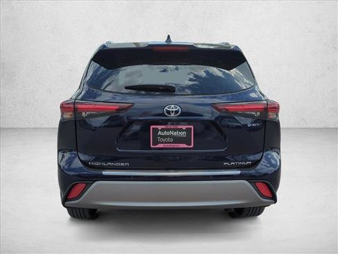New 2026 Toyota Highlander Platinum image 6
