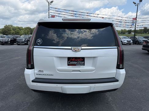 Used 2016 Cadillac Escalade ESV Luxury AWD/4WD image 5