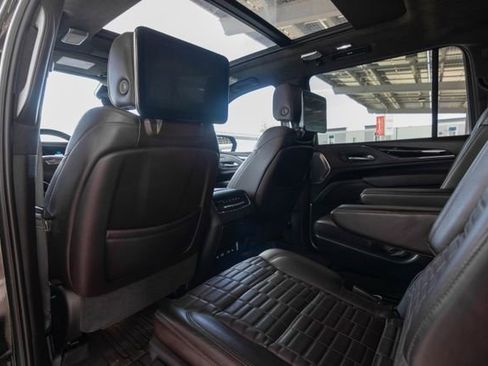 Certified 2023 Cadillac Escalade ESV Sport Platinum w/ LPO, ONYX Package image 30