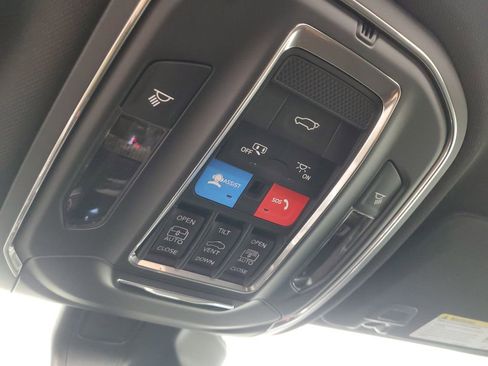 New 2025 Jeep Grand Cherokee L Limited image 24