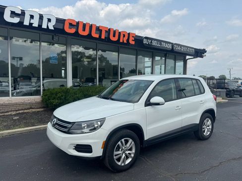 Used 2014 Volkswagen Tiguan S FWD image 1