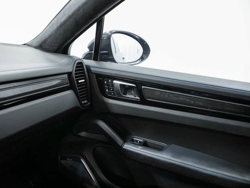 Certified 2023 Porsche Cayenne Turbo GT AWD/4WD image 31