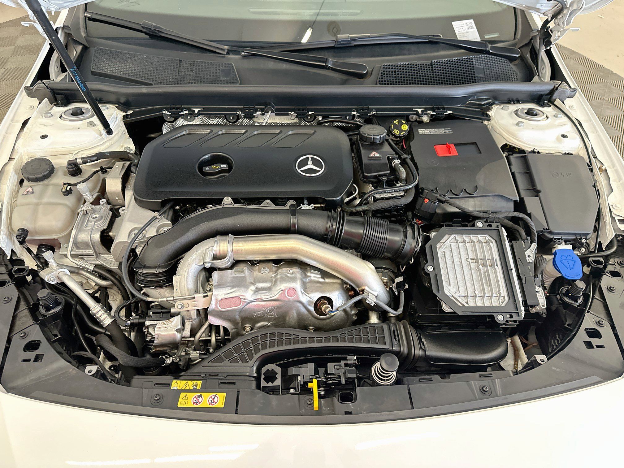 Used 2025 Mercedes-Benz CLA 250 4MATIC image 34