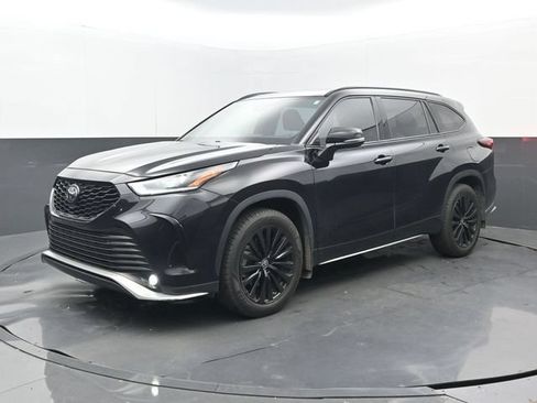 Used 2023 Toyota Highlander XSE FWD image 8