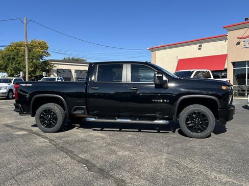 Used 2022 Chevrolet Silverado 2500 Custom w/ Custom Convenience Package image 20