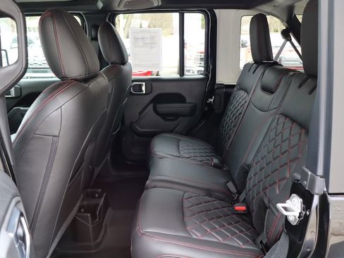 Used 2024 Jeep Wrangler Willys image 15