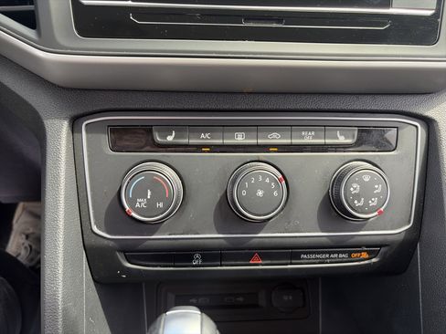 Used 2023 Volkswagen Atlas SE image 42