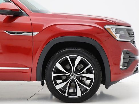 Used 2025 Volkswagen Atlas SEL Premium R-Line image 4