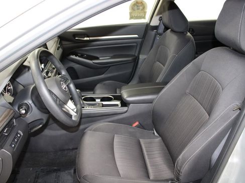 Used 2023 Nissan Altima 2.5 SV image 19