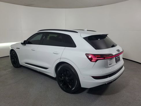 Certified 2021 Audi e-tron Premium Plus w/ Premium Plus Package image 32