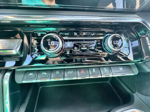 Used 2024 GMC Sierra 1500 Denali image 18