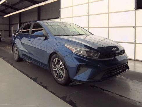 Used 2022 Kia Forte LXS FWD image 5