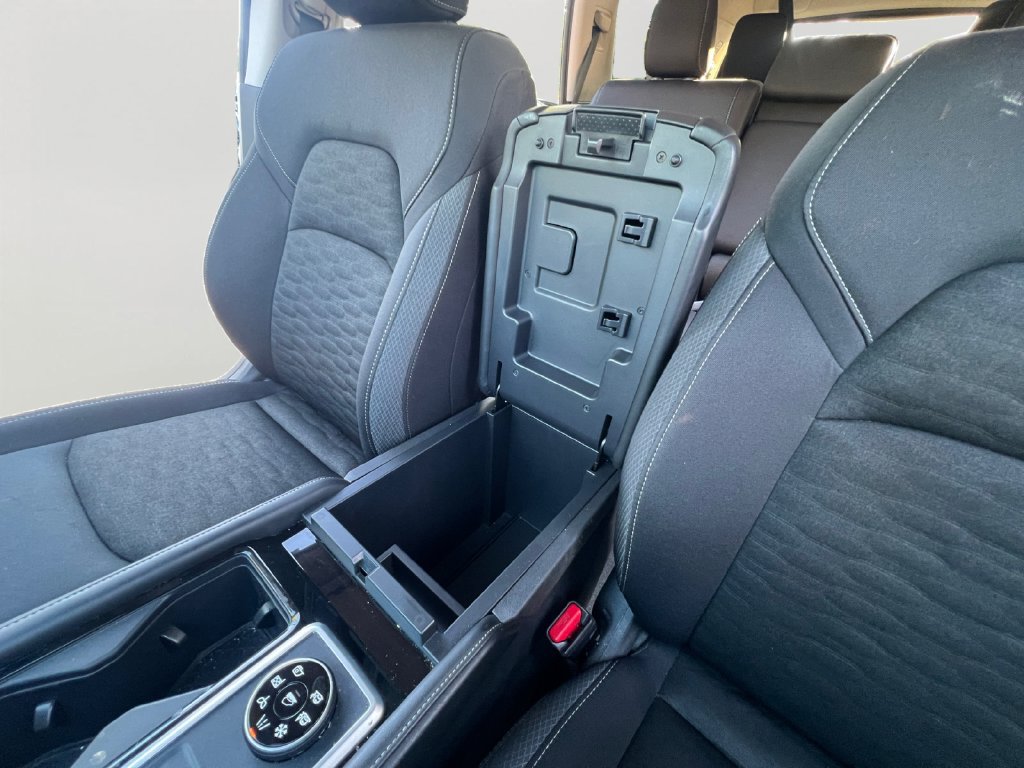 Used 2025 Nissan Pathfinder SV AWD/4WD image 20