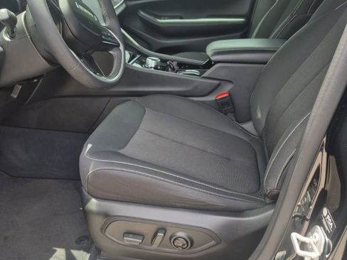 Used 2023 Jeep Grand Cherokee Laredo AWD/4WD image 4