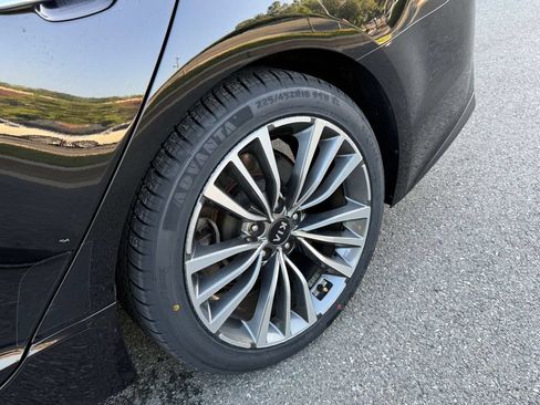 Used 2018 Kia Stinger Premium AWD/4WD image 10