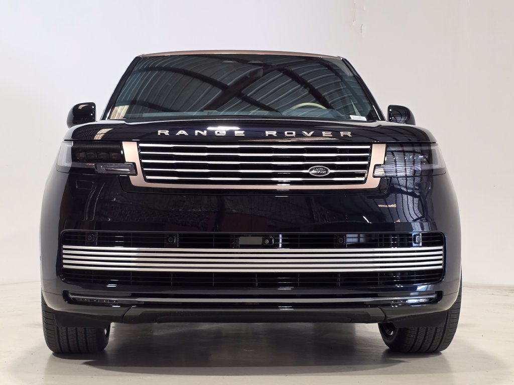 New 2026 Land Rover Range Rover SV AWD/4WD image 2