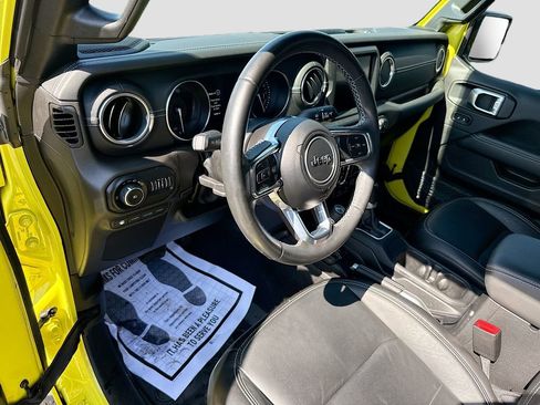 Used 2022 Jeep Wrangler Unlimited Sahara w/ Safety Group AWD/4WD image 10