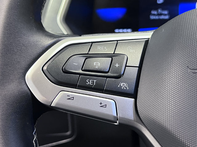 Certified 2024 Volkswagen Tiguan SE FWD image 21