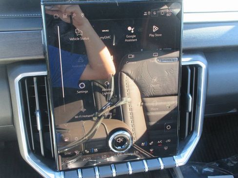 New 2026 GMC Acadia Denali Ultimate FWD image 19