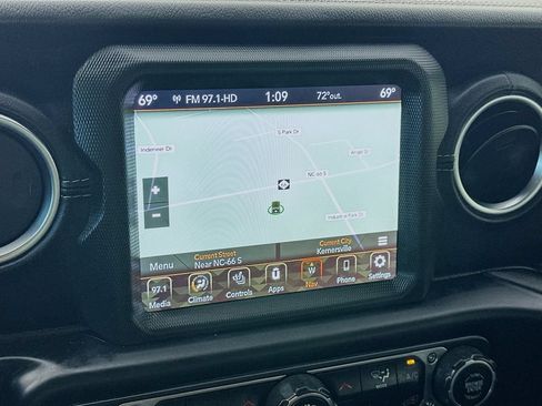 Used 2021 Jeep Gladiator Overland w/ Popular Equipment Package AWD/4WD image 19