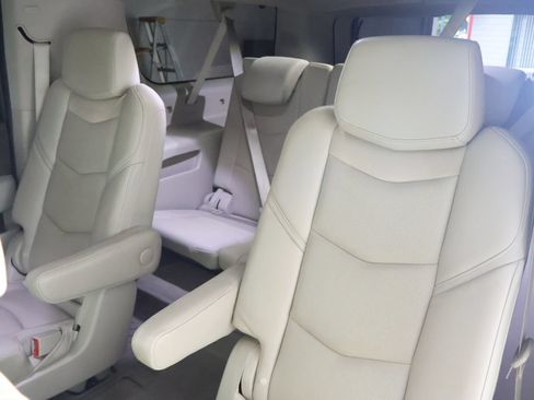 Used 2017 Cadillac Escalade ESV Premium Luxury AWD/4WD image 46
