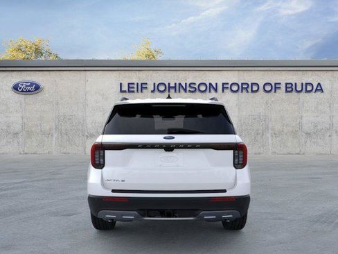 New 2026 Ford Explorer Active RWD image 5