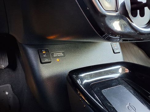 Used 2017 Toyota Prius Four image 22