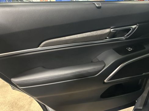 Used 2024 Kia Telluride EX X-Line image 34