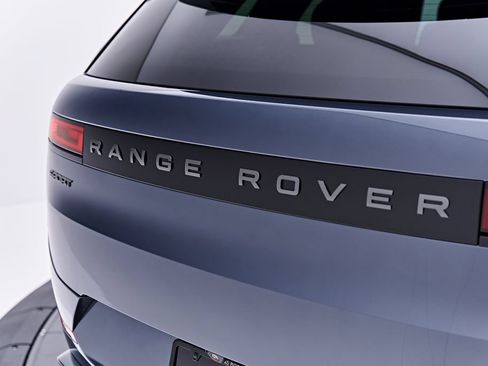 Used 2025 Land Rover Range Rover Sport Dynamic SE AWD/4WD image 33