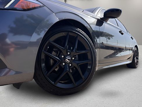 Used 2023 Honda Civic Sport image 28