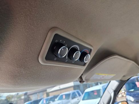 Used 2011 Chevrolet Express 3500 LS image 20