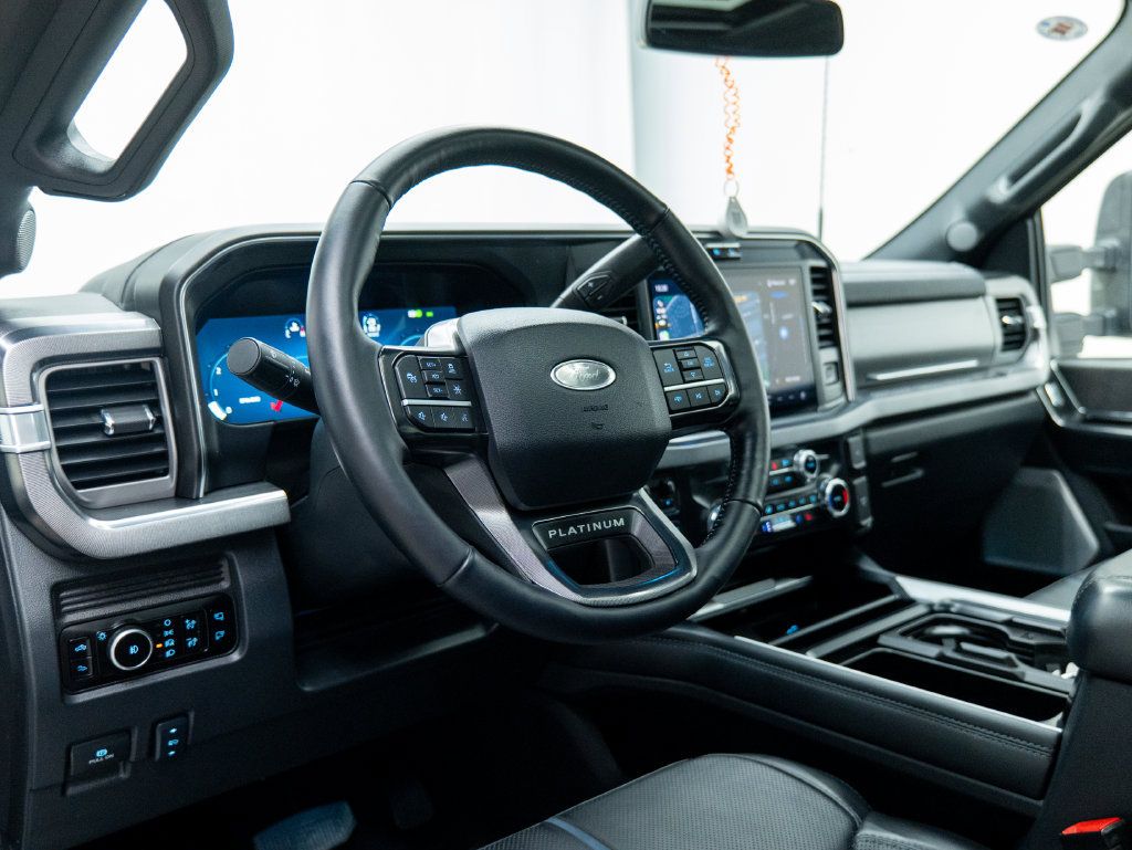 Used 2025 Ford F350 Platinum AWD/4WD image 29