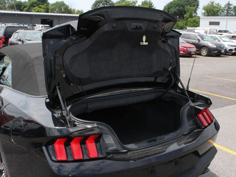 Used 2025 Ford Mustang Premium RWD image 7