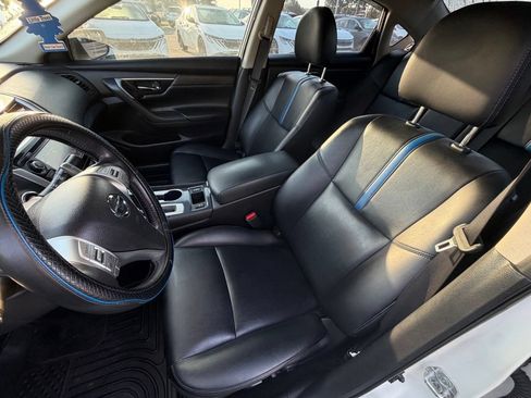 Used 2018 Nissan Altima 2.5 SR w/ SR Midnight Edition FWD image 11