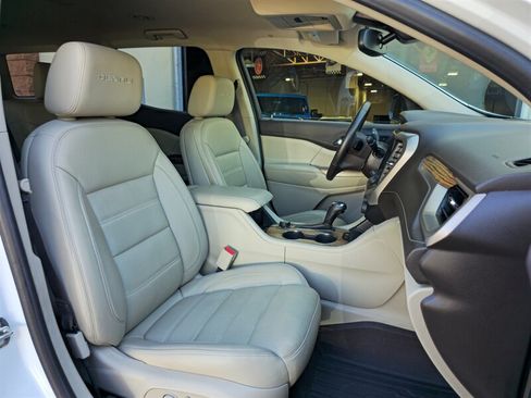 Used 2019 GMC Acadia Denali w/ Technology Package FWD image 28