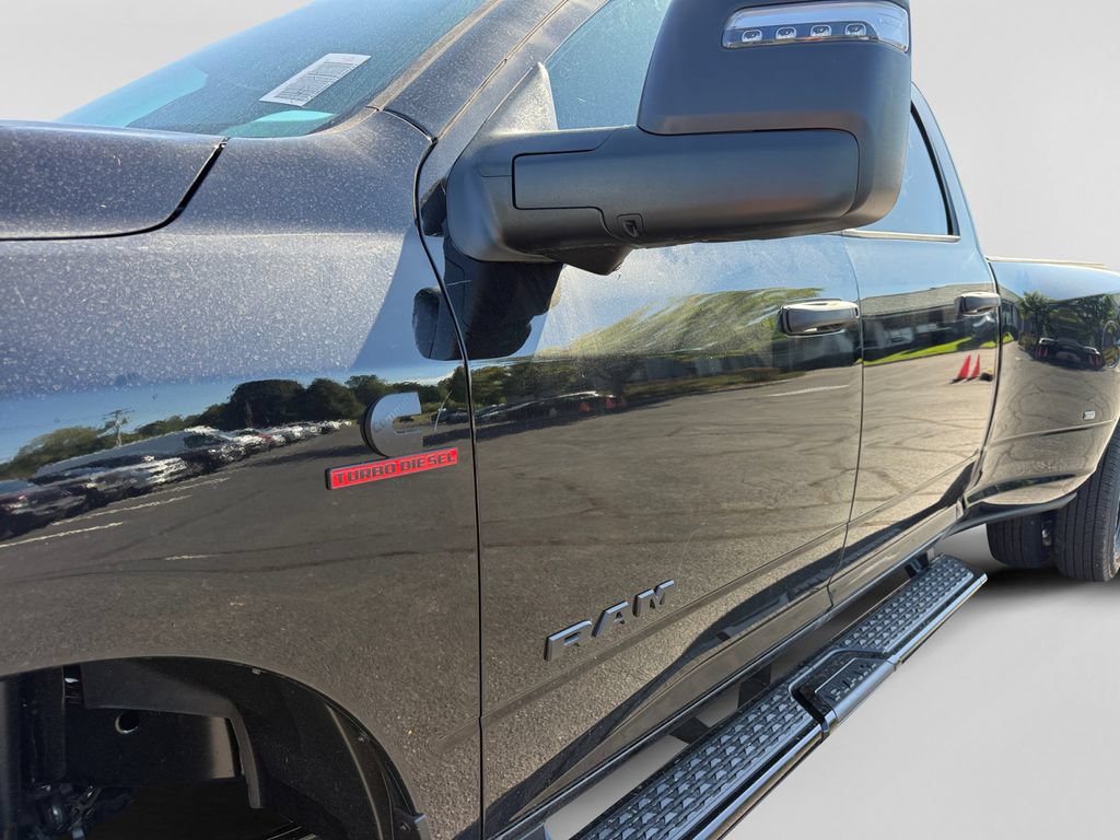 New 2026 RAM 3500 Big Horn AWD/4WD image 23