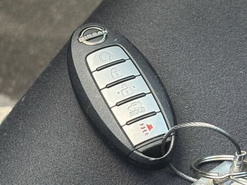 Used 2025 Nissan Altima 2.5 SV FWD image 24