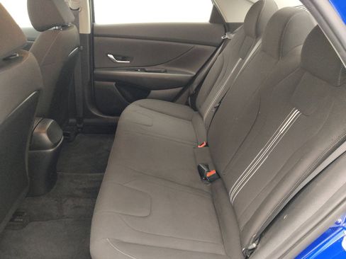 Used 2023 Hyundai Elantra SEL w/ Preferred Accessory Package FWD image 18