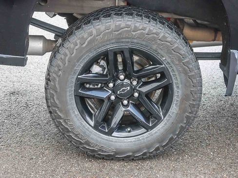 Used 2020 Chevrolet Silverado 1500 LT Trail Boss w/ Midnight Edition image 20